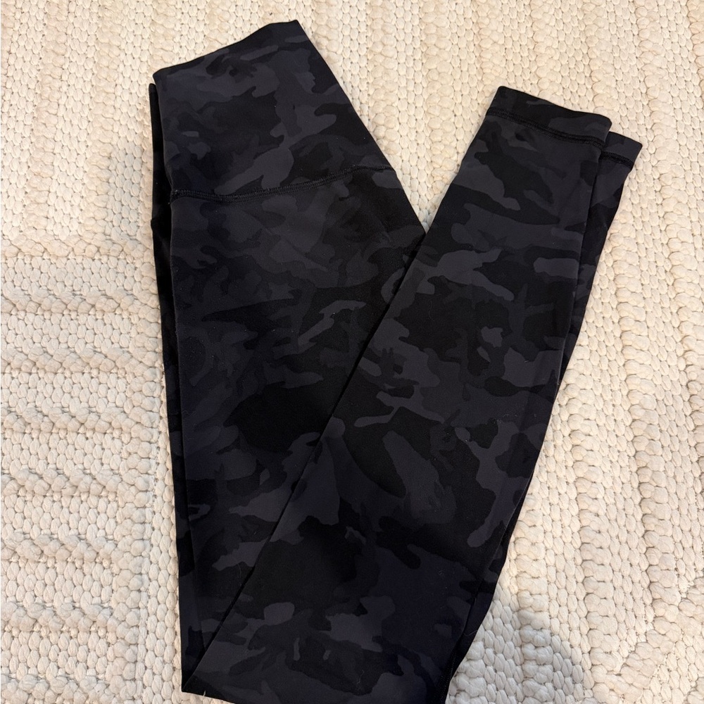 lululemon athletica align pant 28” size 4 Black Camo Leggings